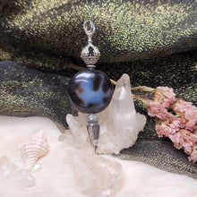 Load image into Gallery viewer, 1046 麒麟羊板眼一眼天珠吊墜
