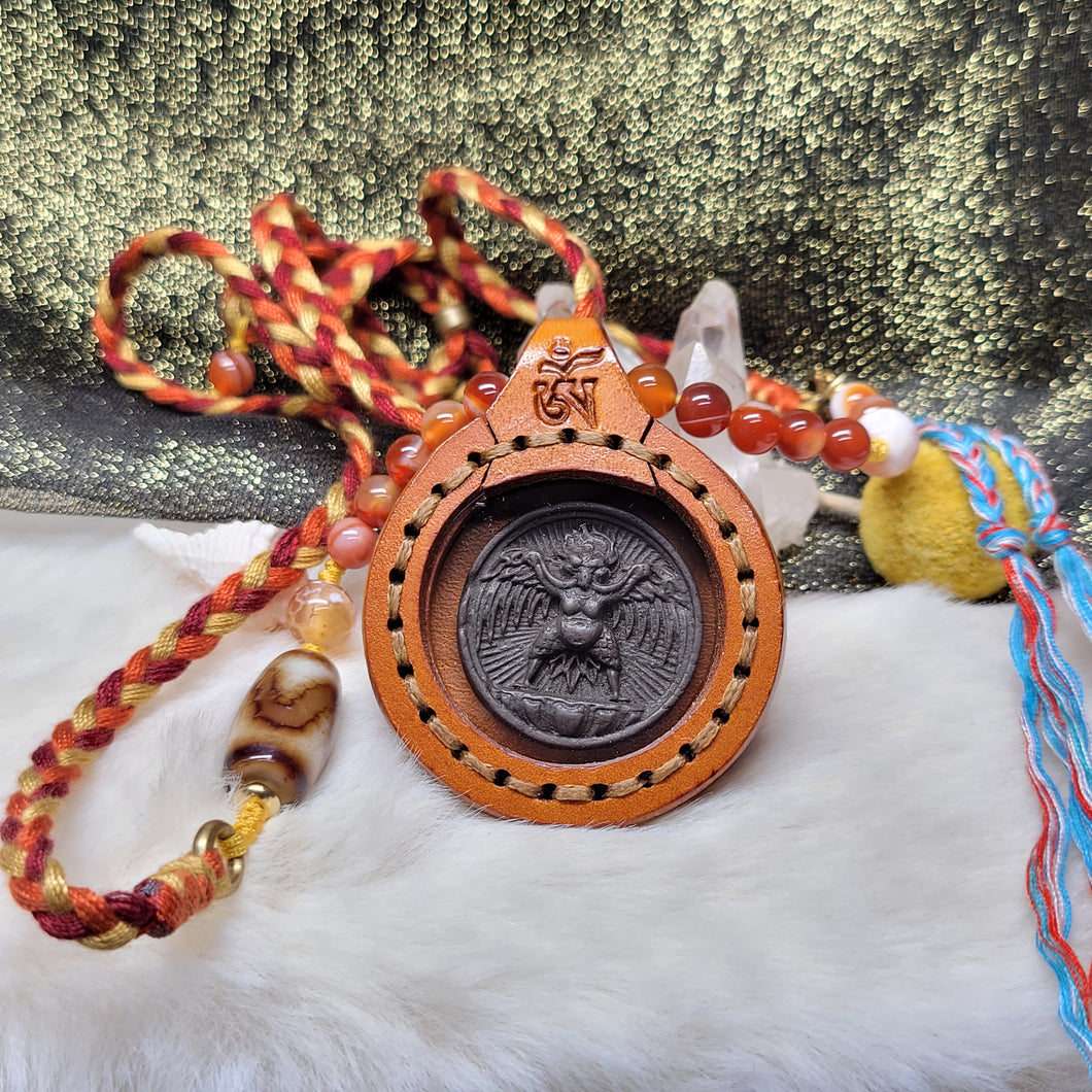 1136 泥擦皮扣吊墜