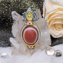 Load image into Gallery viewer, 1059 紅肉羊板眼天眼天珠藥師佛吊墜
