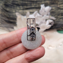 Load image into Gallery viewer, 1182 晴水綠翡翠雕刻平安扣S925純銀吊墜
