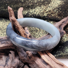 Load image into Gallery viewer, 1223 A貨翡翠烏雞手鐲（ 55 ）
