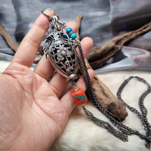 Load image into Gallery viewer, 1275 925銀寶瓶珊瑚珠吊墜
