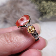 Load image into Gallery viewer, 1146 紅肉一眼黃財神戒指
