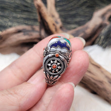 Load image into Gallery viewer, 0862  白珊瑚鑲嵌重工設計戒指
