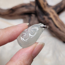 Load image into Gallery viewer, 1130 高冰翡翠如意吊墜
