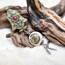 Load image into Gallery viewer, 1062 猛獁藍眼睛銅製鑲嵌款吊墜
