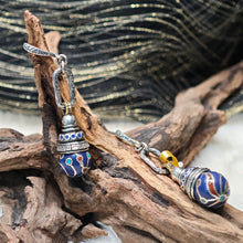 Load image into Gallery viewer, 1181 青金石鑲嵌重工設計925銀耳飾
