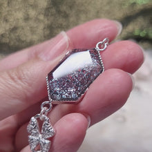 Load and play video in Gallery viewer, 1067 黑超七S925純銀設計款手鏈
