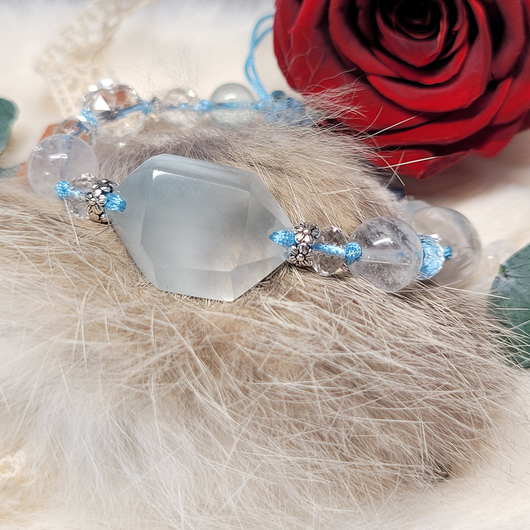 0633 藍兔毛白兔毛手編手繩