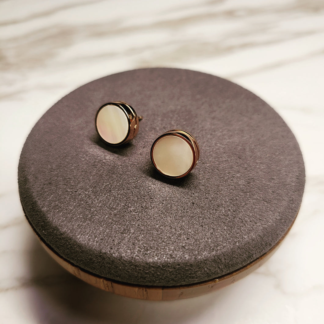 Mother of Pearl Earring